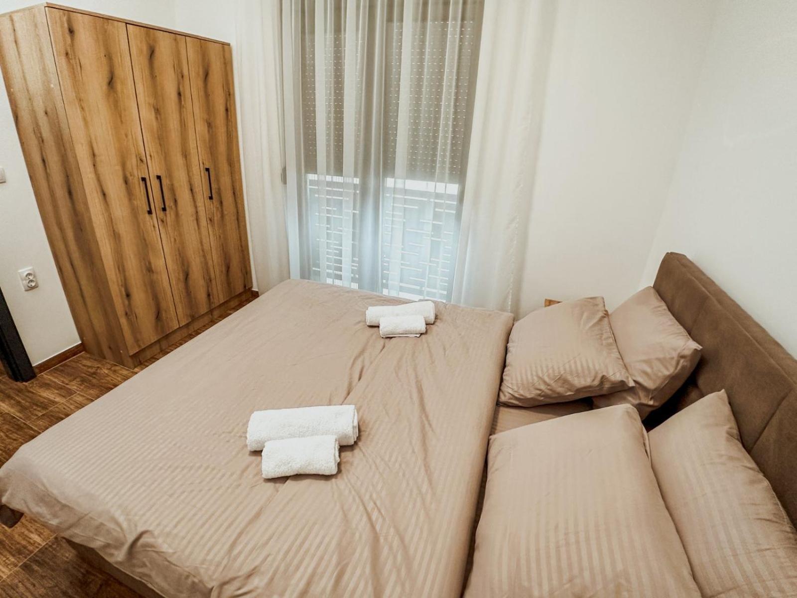 Kiko Apartmani Lux Zrenjanin Exterior photo