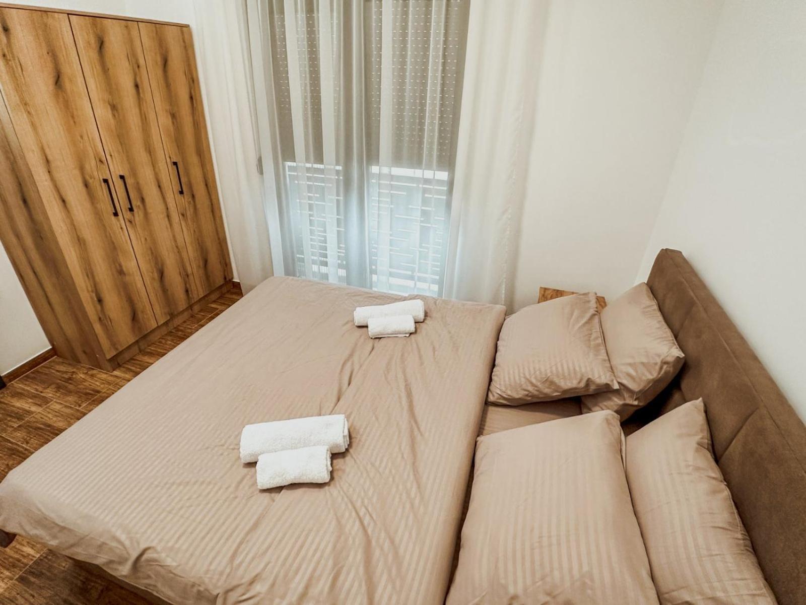 Kiko Apartmani Lux Zrenjanin Exterior photo