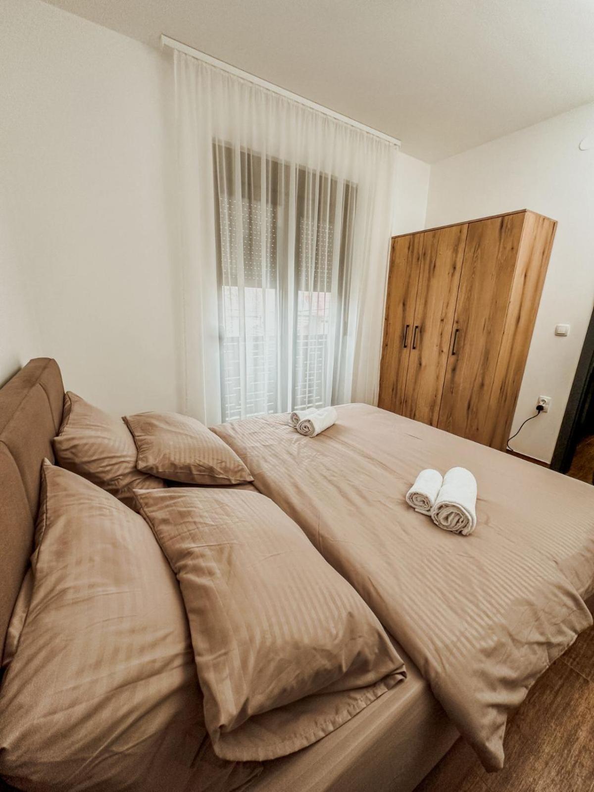 Kiko Apartmani Lux Zrenjanin Exterior photo